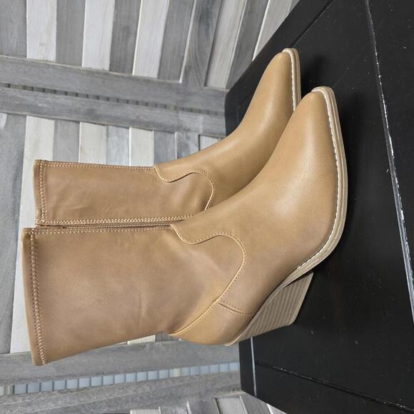 Women's Aubree Ankle Boots | Universal Thread | 6 1/2 - Picture 1 of 7